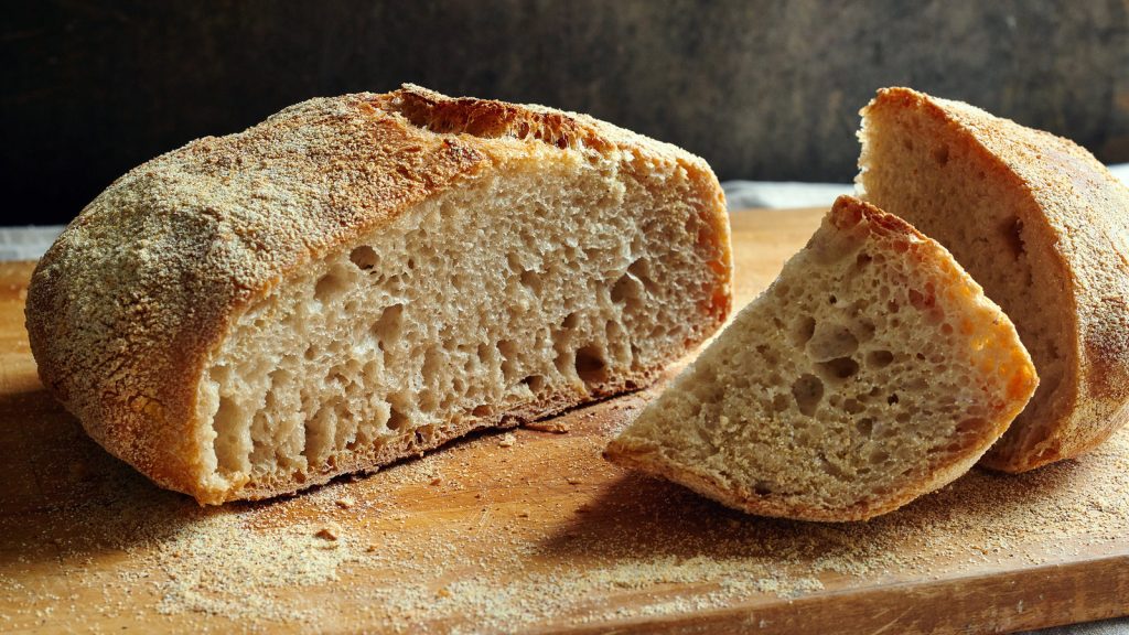 Πως θα διατηρήσετε το ψωμί φρέσκο για περισσότερες μέρες – Ποιος δημοφιλής τρόπος συντήρησης είναι λάθος;