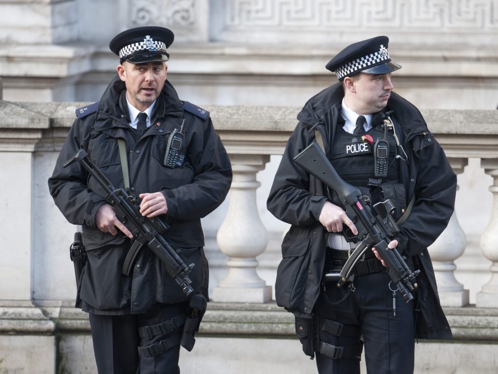 Λονδίνο: Συνελήφθη ένας 18χρονος για την την τρομοκρατική επίθεση με αυτοσχέδια βόμβα