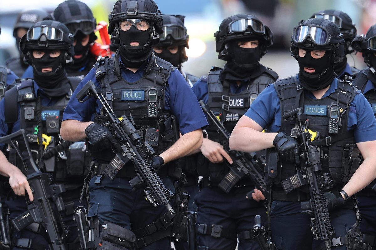 Βομβιστική επίθεση στο Λονδίνο: Έφοδος της Αστυνομίας σε «ύποπτο» διαμέρισμα