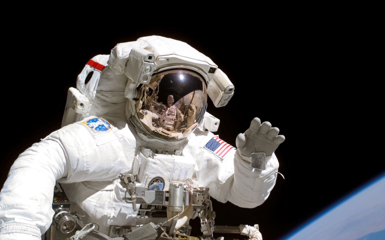 Πως μπορεί να γίνει κάποιος αστροναύτης και που κυμαίνεται ο μισθός; (φωτό)