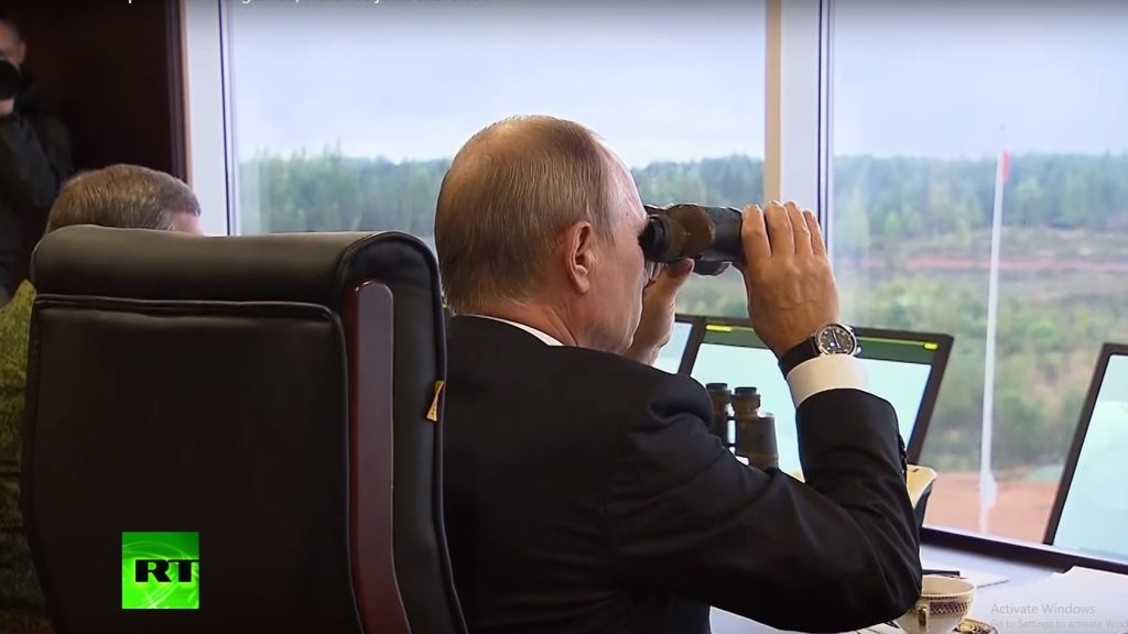 Βίντεο: Ο Β. Πούτιν επιθεωρεί την μεγάλη στρατιωτική άσκηση «Zapad 2017»