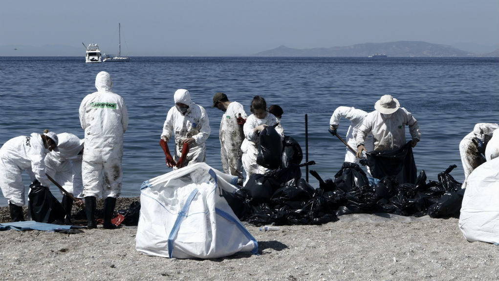 Μεχρι το Λαγονήσι έφτασε το μαζούτ! – Οικολογική καταστροφή άνευ προηγουμένου (βίντεο)