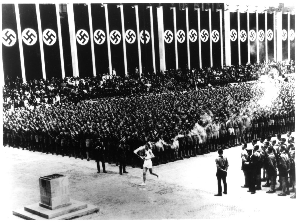 Η τελετή έναρξης των Ολυμπιακών του 1936 στο Τρίτο Ράιχ και η είσοδος της Ελληνικής αποστολής (βίντεο)