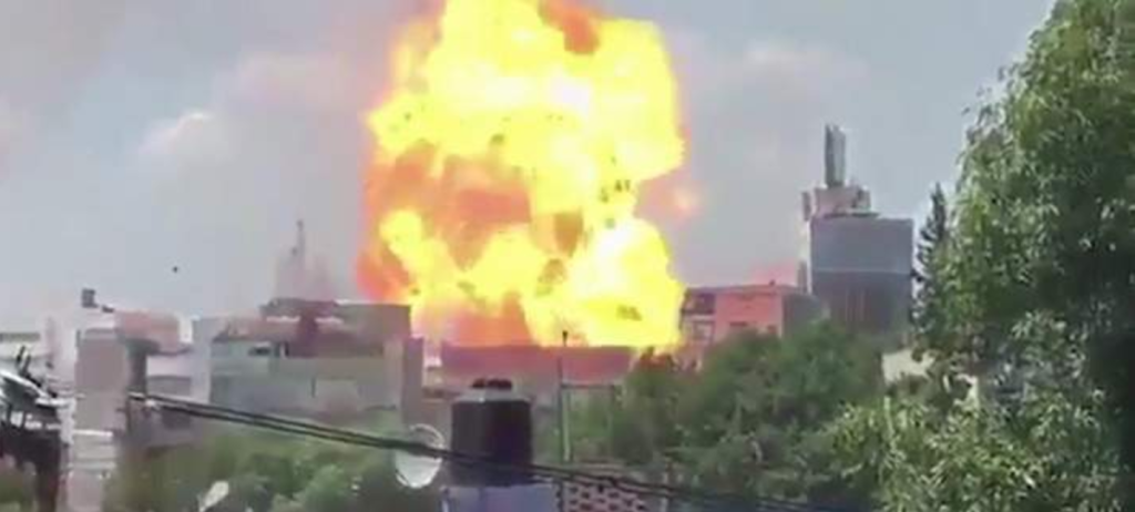 Βίντεο: Συγκλονιστική έκρηξη μετά τον φονικό σεισμό σε κτίριο στο Μεξικό