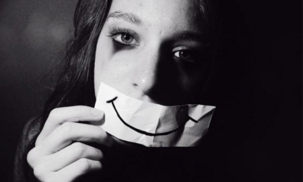 Έρευνα: Μία στις 4 έφηβες αγγλίδες παλεύουν με την κατάθλιψη