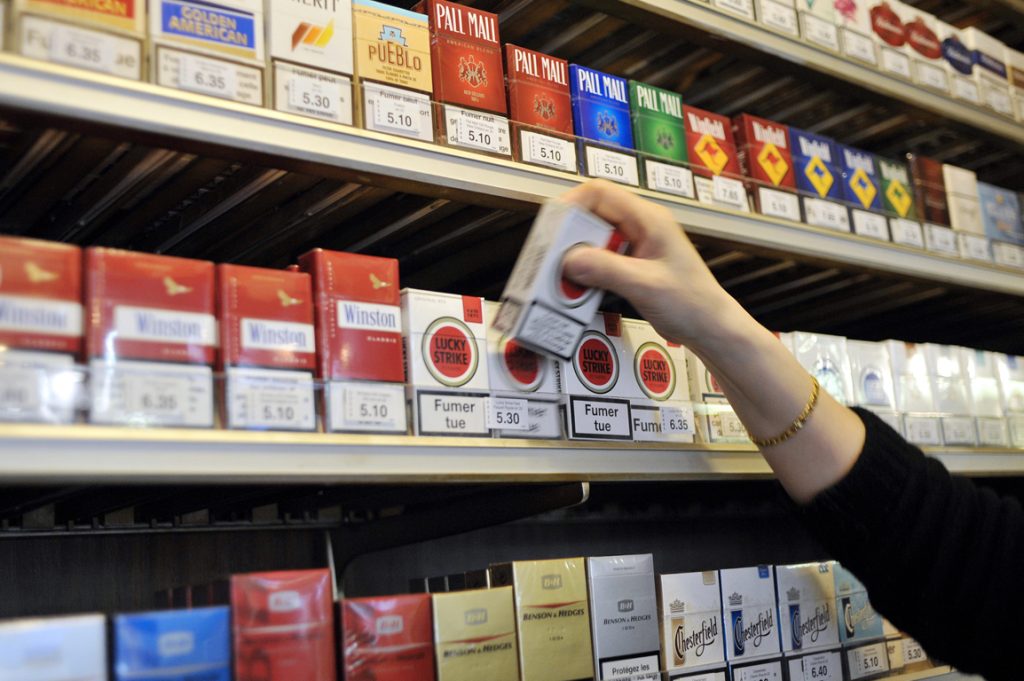Αυξήσεις – φωτιά στην τιμή των τσιγάρων:  7,10 ευρώ ένα πακέτο στη Γαλλία