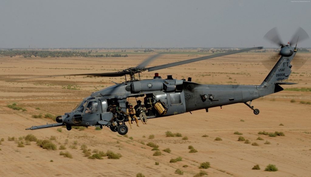 Οι ΗΠΑ παρέδωσαν δυο ελικόπτερα «UH-60 Black Hawk» στην αφγανική Αεροπορία (φωτό)