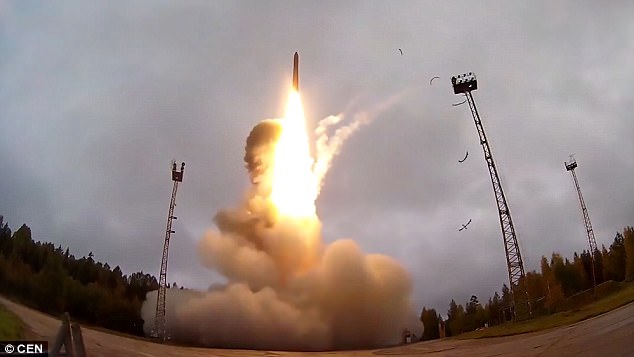 Eκτόξευση διηπειρωτικού βαλλιστικού πυραύλου από την Ρωσία – Κτύπησε στόχο σε απόσταση 5600 χλμ.