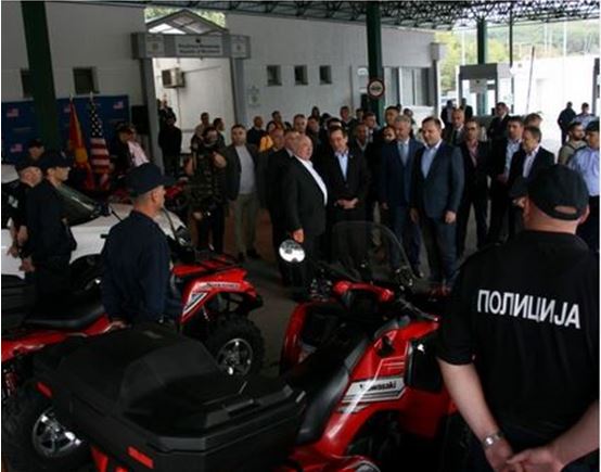 Η αμερικανική πρεσβεία χαρίζει μοτοσυκλέτες στους συνοριοφύλακες των Σκοπίων