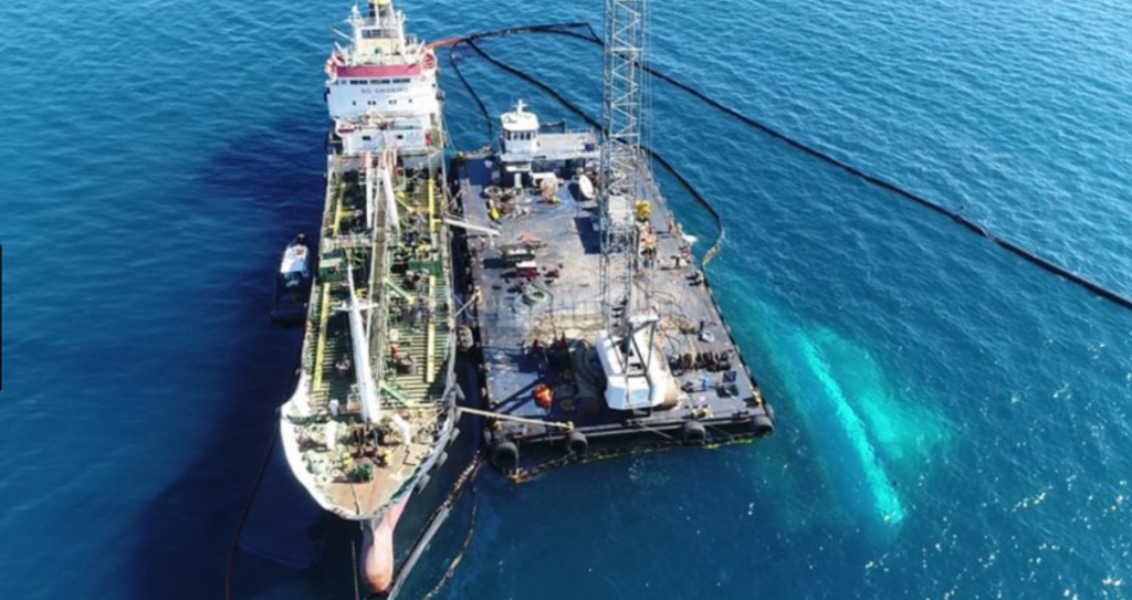 Εξελίξεις στο ναυάγιο: 2 πλοία διεκδικούν το «Αγία Ζώνη» για απάντληση υδάτων