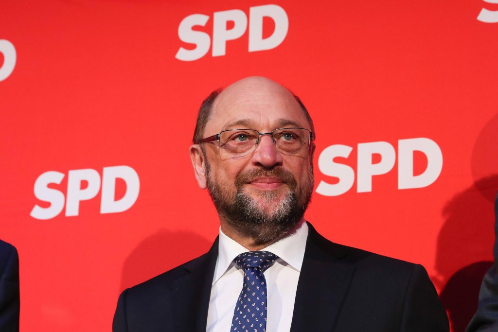 Γερμανία: Η εκλογική διαδικασία έχει ξεκινήσει «για τα καλά» – Ψήφισε ο Μ.Σουλτς (φωτό)