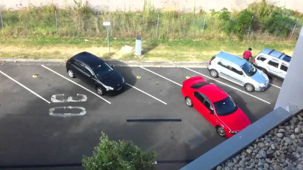 Βίντεο: Όταν το παρκάρισμα καταντάει…Γολγοθάς!