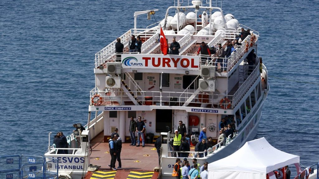 Πόλεμο στην ακτοπλοΐα κήρυξε ξαφνικά η Τουρκία στην Ελλάδα: Απαγορεύτηκε σε ελληνικά πλοία να «δένουν» στην Τουρκία!