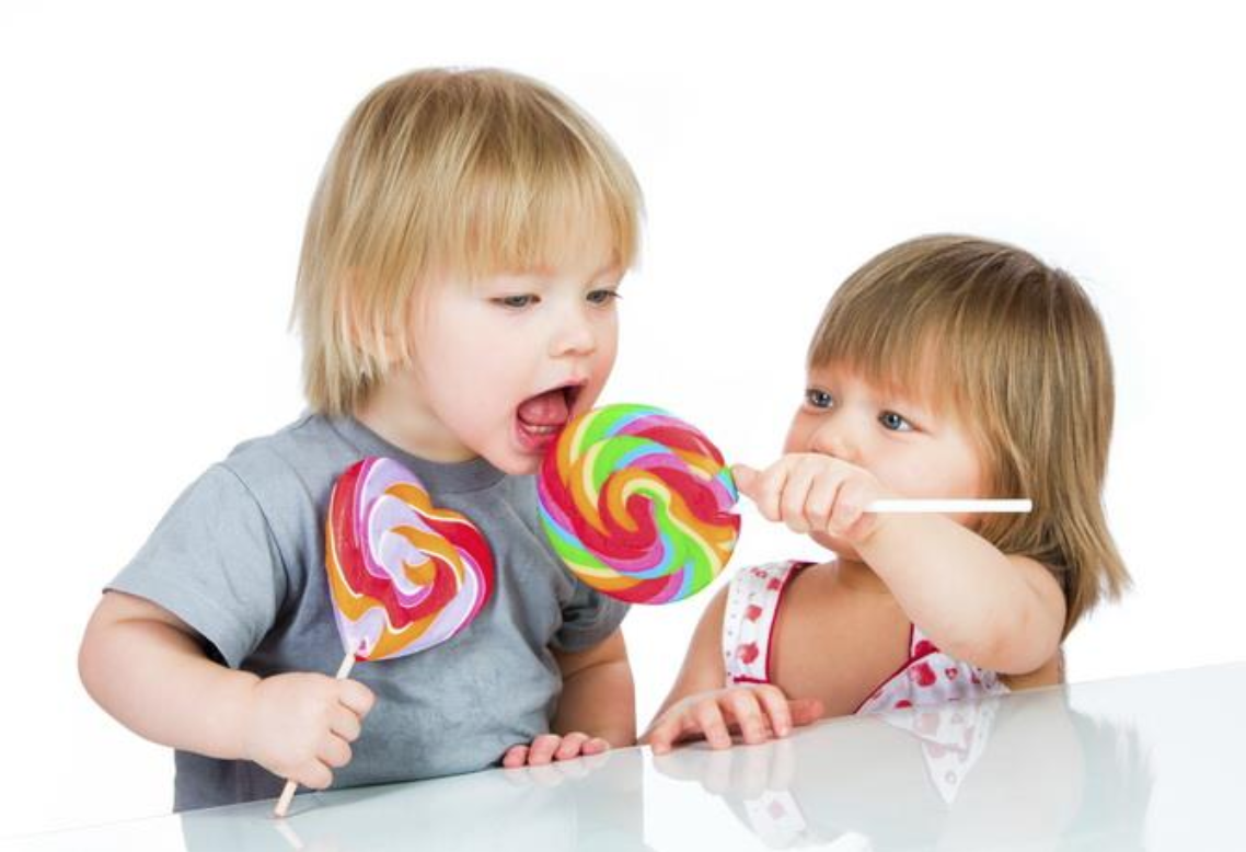 Πρέπει να τρώνε γλυκά τα παιδιά;