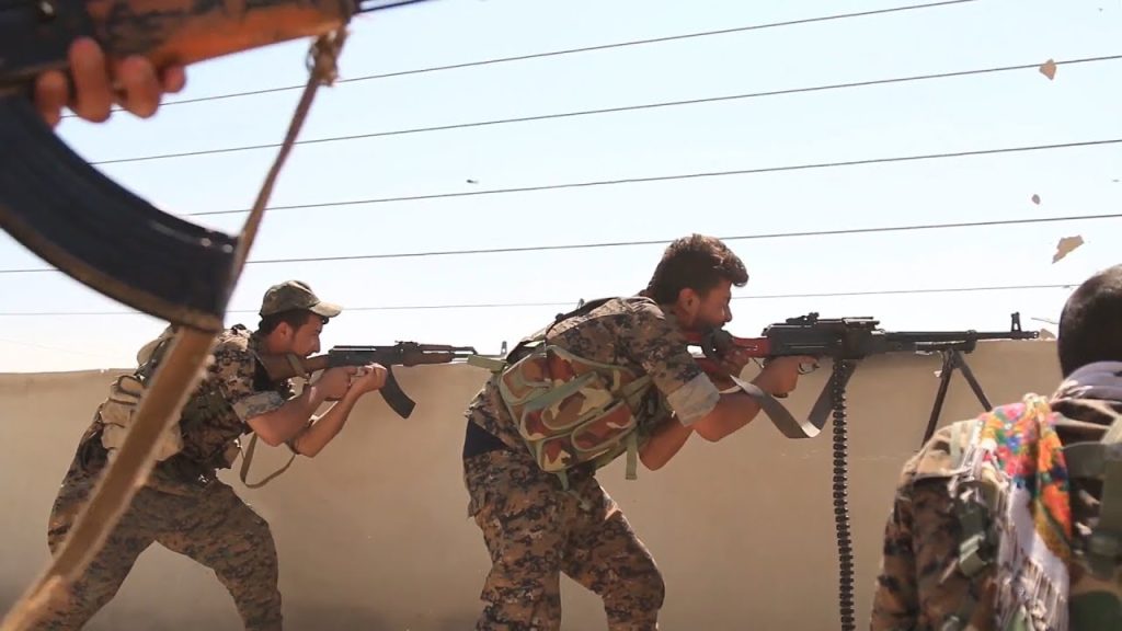 Συρία: Το SDF απέκρουσε μεγάλη επίθεση του ISIS στην Ράκα – Δεκάδες ισλαμιστές νεκροί (φωτό, βίντεο)