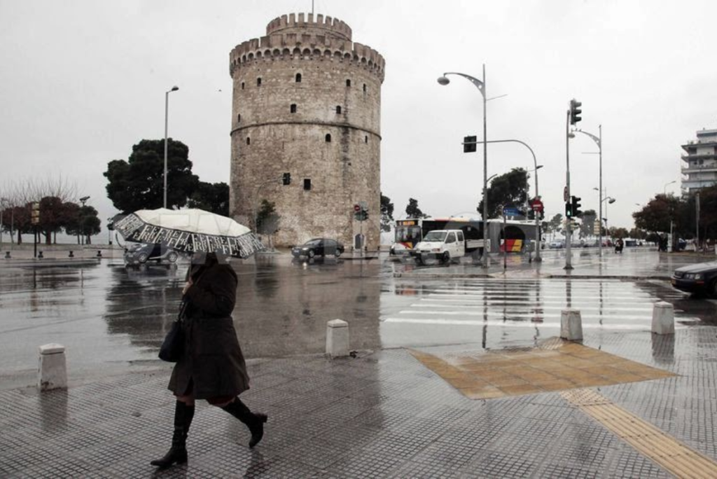Μετά τη Σαμοθράκη σειρά έχει η Θεσσαλονίκη: Άνοιξαν οι ουρανοί – Ποτάμια οι δρόμοι (βίντεο)