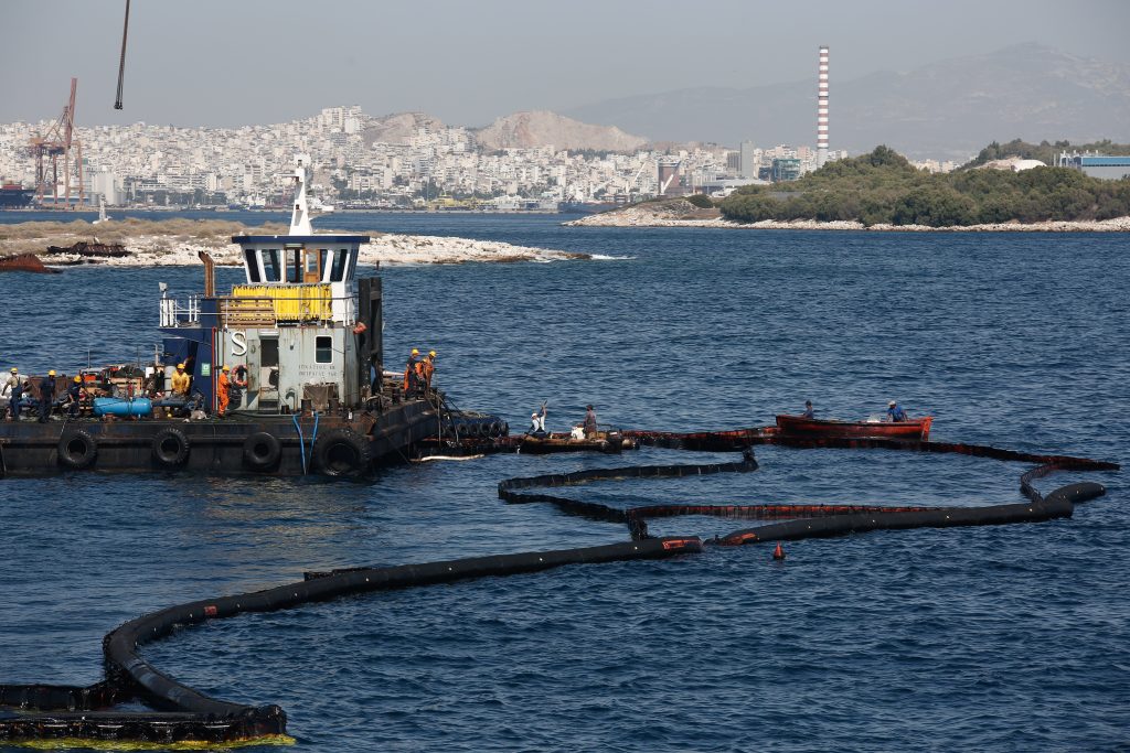 Επιτυχής η ολοκλήρωση της απάντλησης των καυσίμων του «Αγία Ζώνη ΙΙ» – Μεγάλη ανάκαμψη στις ακτές Αθήνας και Σαλαμίνας