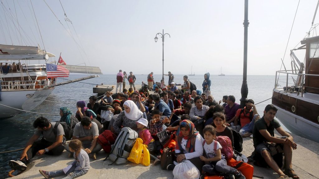 Η τωρινή κατάσταση στα νησιά του Αιγαίου με τους μετανάστες θυμίζει το 2015, γράφει ο Guardian