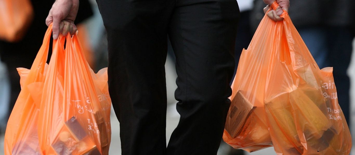 Από τον Ιανουάριο του 2018 οι πλαστικές σακούλες θα κοστίζουν 3 λεπτά
