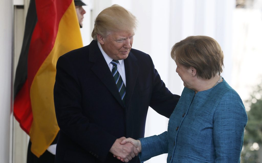 Ντ.Τραμπ: Συνεχάρη τηλεφωνικά τη Γερμανίδα καγκελάριο Α.Μέρκελ για τη νίκη της