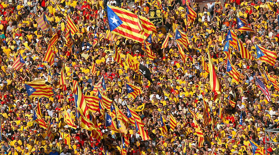 Επικίνδυνη κλιμάκωση: Ανεξαρτησία ζήτησε ο Καταλανός ηγέτης – Κινήσεις για τον έλεγχο των αεροδρομίων!