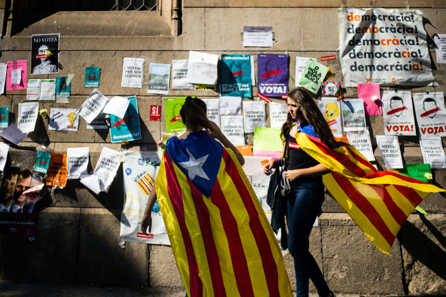Δημοψήφισμα Καταλονίας: Επικράτηση του «Ναι» με 90% και τον Μ. Ραχόι να αρνείται τα αποτελέσματα (φωτό, βίντεο)