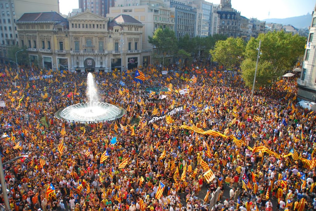 Η καταλανική κυβέρνηση κήρυξε μαζική απεργία σε δημόσιο και μεταφορές