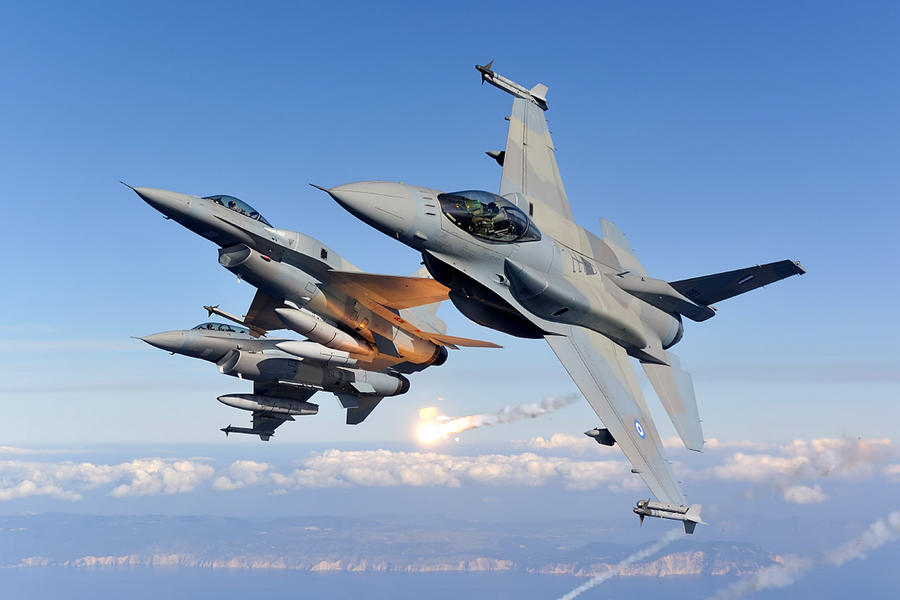 Οι ουρανοί του Αιγαίου πήραν «φωτιά»: Έξι αερομαχίες και 65 παραβιάσεις του ΕΕΧ από την τουρκική Αεροπορία