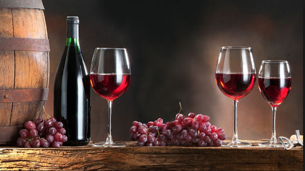 Έρευνα: Τι συμβαίνει στο σώμα μας όταν πίνουμε 1-2 ποτήρια κόκκινο κρασί την ημέρα;