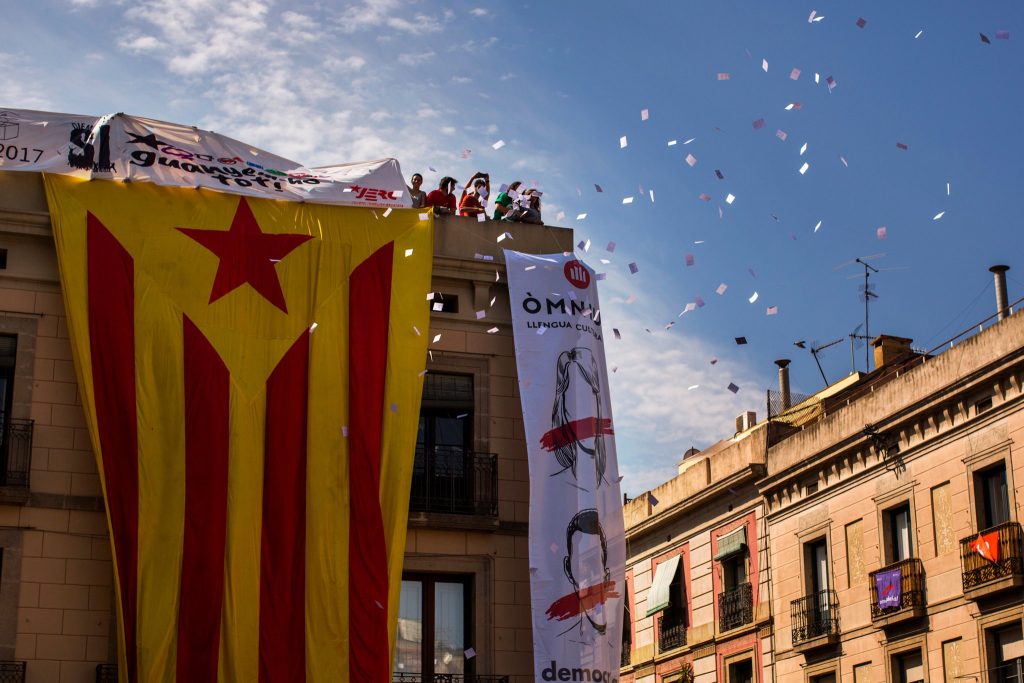 Πανικός στην Μαδρίτη από τις εξελίξεις στην Καταλονία – Το διάγγελμα του Ισπανού Βασιλιά δεν έσβησε τις «φωτιές»