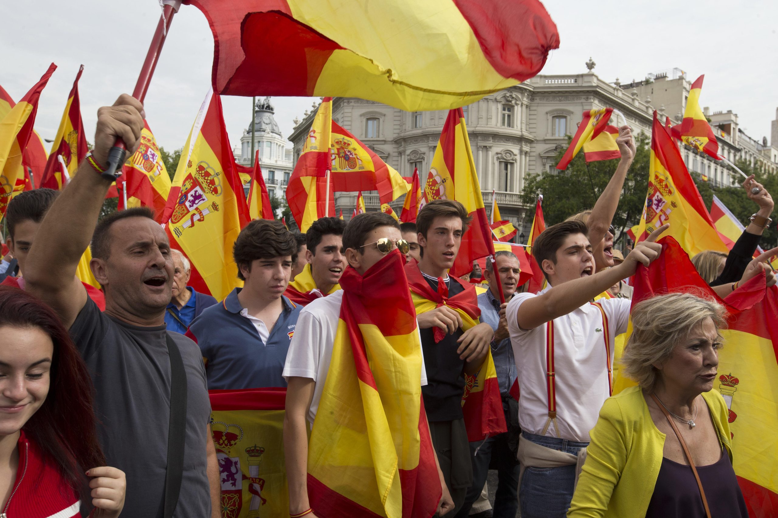 Ισπανία: Συγκεντρώσεις υπέρ της εθνικής ενότητας σε όλη τη χώρα (φωτό)