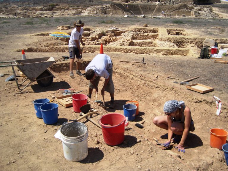 Εντυπωσιακά ευρήματα της αρχαίας Κύπρου ανακαλύφθηκαν σε ανασκαφές στην Πάφο
