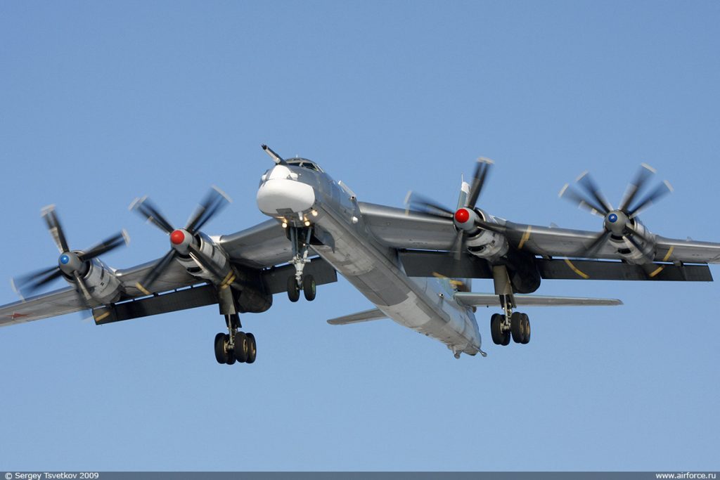 Εντυπωσιακό βίντεο: Το ρωσικό βομβαρδιστικό Tu-95MS εν δράσει στην Συρία
