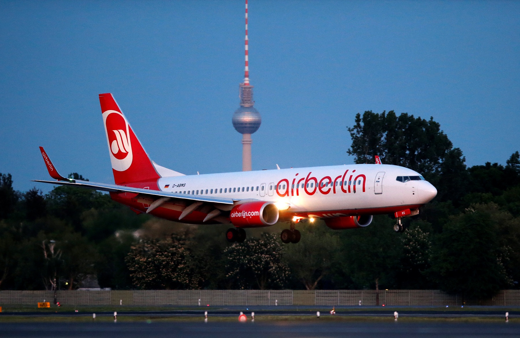 Έως και τις 28 Οκτωβρίου «μαχαίρι» στις πτήσεις της Air Berlin λόγω πτώχευσης