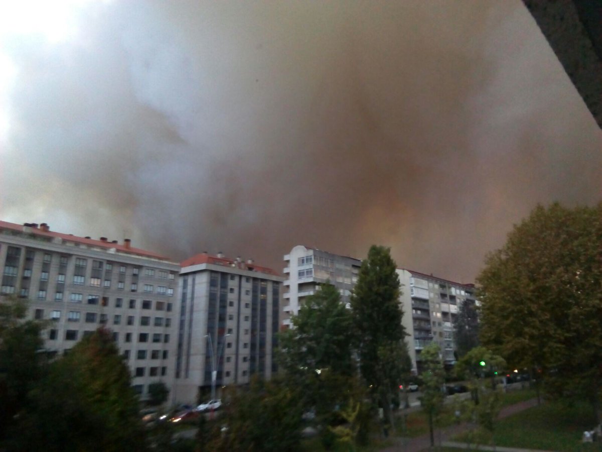 Καίγεται η Ισπανία: Φλόγες έχουν κυκλώσει την πόλη Vigo – Παγιδευμένοι οδηγοί σε σήραγγες! (upd)