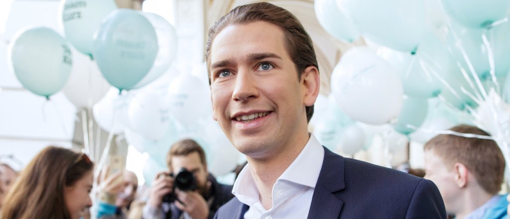 Σεμπάστιαν Κουρτς: Ποιος είναι ο 31χρονος που «έκλεψε» την πρωτιά στις Αυστριακές εκλογές; (φωτό)
