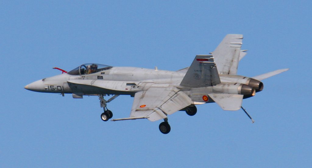 ΕΚΤΑΚΤΟ: Συντριβή ισπανικού F-18 στα προάστια της Μαδρίτης – Νεκρός ο πιλότος (φωτό, βίντεο)