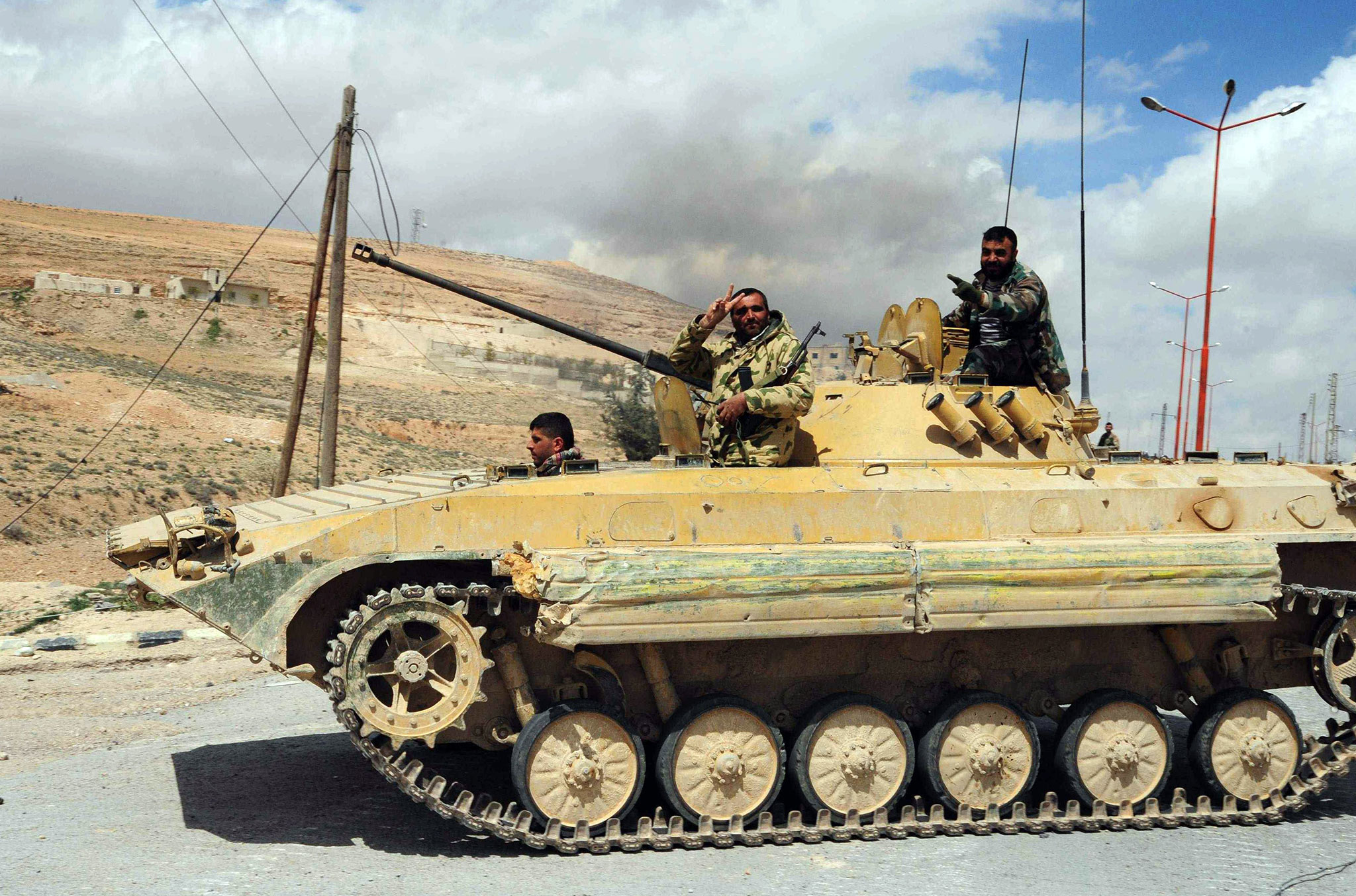 Ευφράτης: Ο συριακός Στρατός καταλαμβάνει την δυτική όχθη (βίντεο)