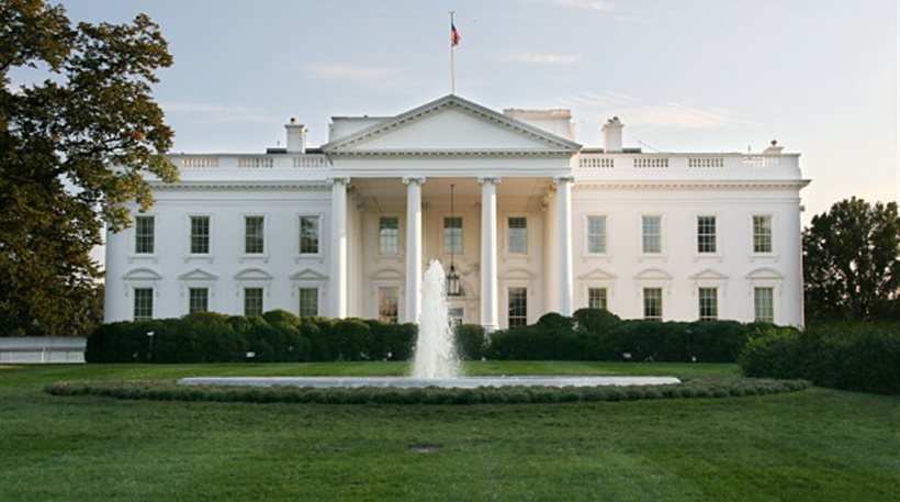 Συνάντηση Α.Τσίπρα-Ν.Τραμπ: Ο εισβολέας στον Λευκό Οίκο ήταν ντυμένος «πίκατσου» (φωτό)