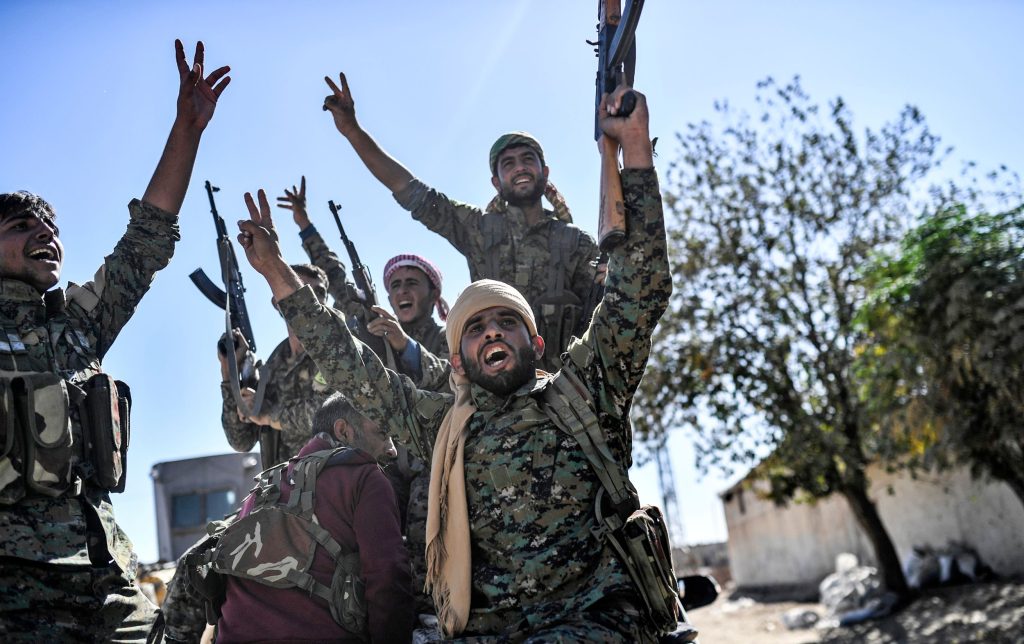 Ικανοποίηση σε Ουάσινγκτον και ΝΑΤΟ για την επιτυχή κατάληψη της Ράκα από τους Κούρδους του SDF