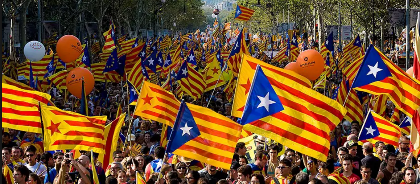 Διαμαρτυρίες στην Καταλονία μέσω τραπεζικών λογαριασμών – Σηκώνουν χρήματα για να δείξουν τι στηρίζουν