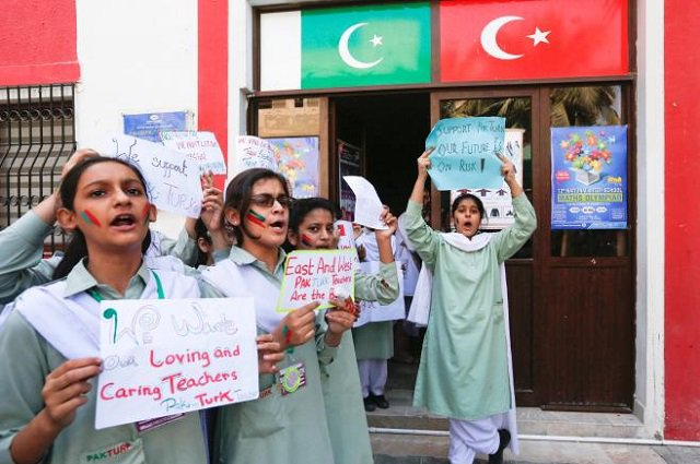 Η Άγκυρα ζητά την απέλαση 300 Τούρκων εκπαιδευτικών – Κατηγορούνται ως γκιουλενιστές