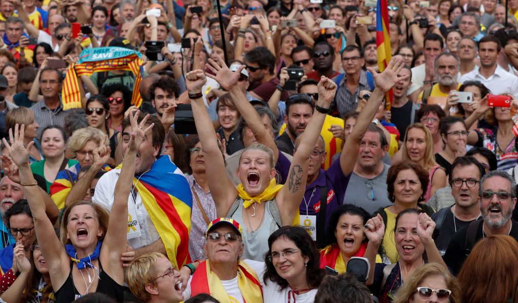 Το καταλανικό κοινοβούλιο ψήφισε υπέρ της ανεξαρτησίας από την Ισπανία- Ενεργοποίησε το άρθρο 155 η Μαδρίτη!