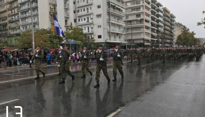 Βίντεο: Η αθέατη πλευρά της στρατιωτικής παρέλασης στην Θεσσαλονίκη