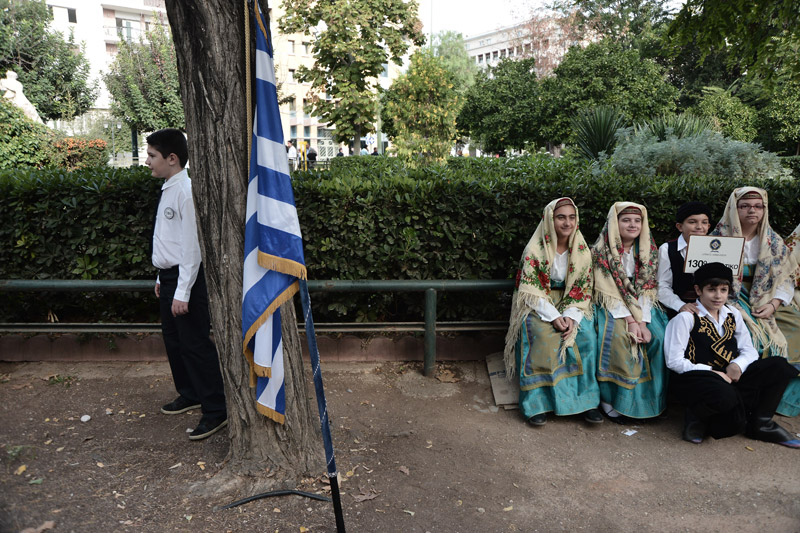 Ολοκληρώθηκε η μαθητική παρέλαση στο κέντρο της Αθήνας (φωτό)