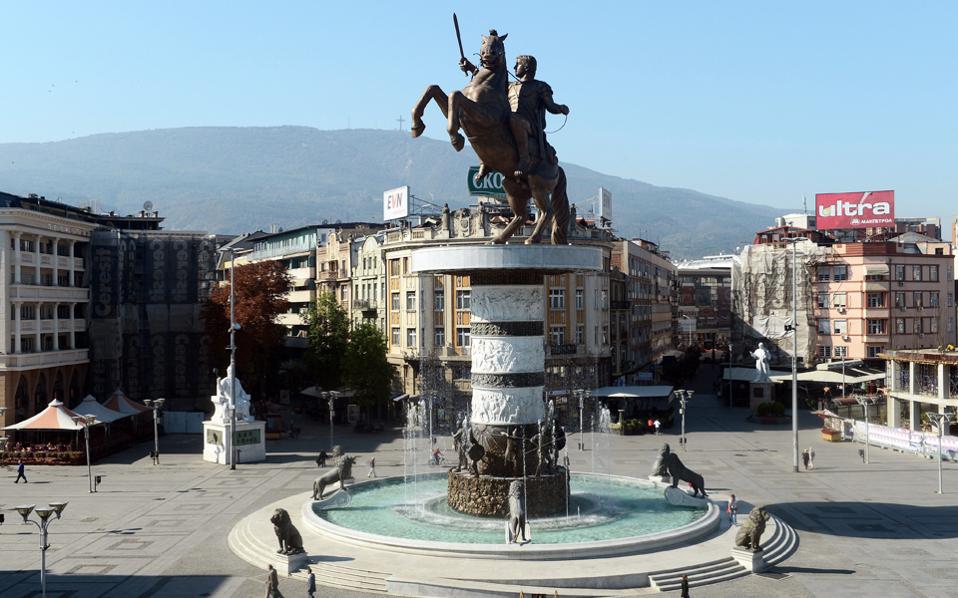 Πολιτική κόντρα  στα Σκόπια για την κατεδάφιση αγαλμάτων