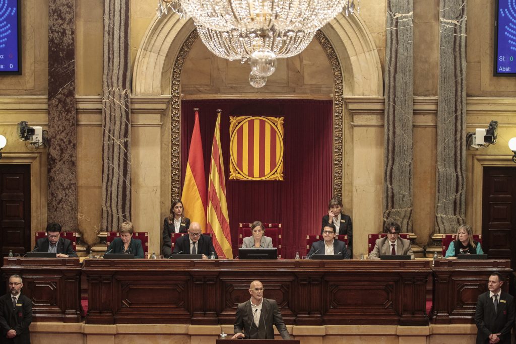 Καταλονία: «Χάνουν» όσα κόμματα υποστήριξαν την ανεξαρτησία σε νέα δημοσκόπηση
