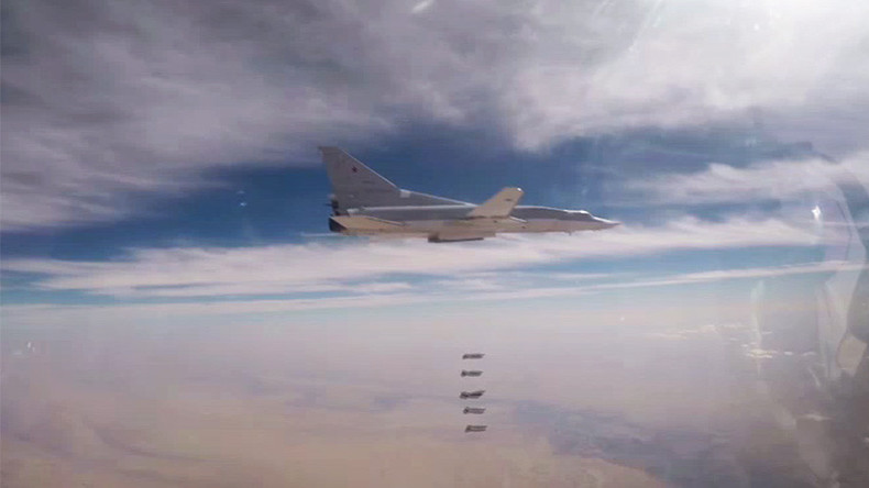 Ρωσικά στρατηγικά βομβαρδιστικά κτύπησαν το ISIS στην Deir ez-Zor (βίντεο)