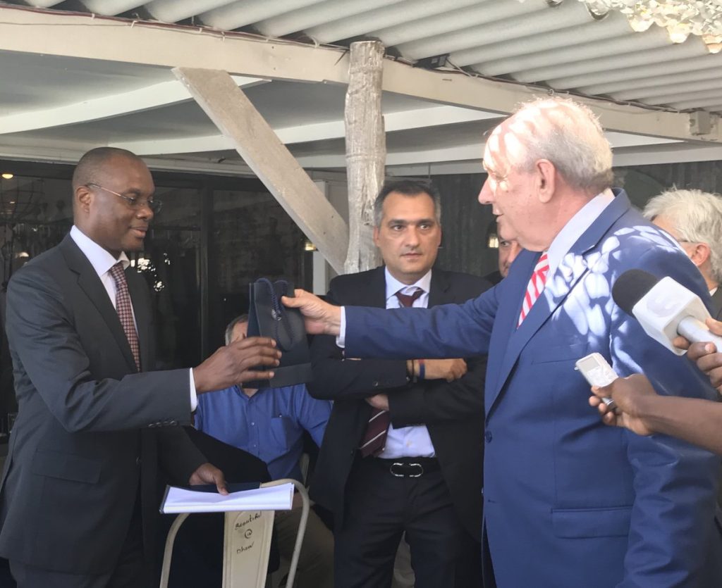 Τ. Κουίκ: «Οι πολύ καλές διπλωματικές και πολιτικές σχέσεις με τη Μοζαμβίκη ενισχύονται από σήμερα» (φωτό)
