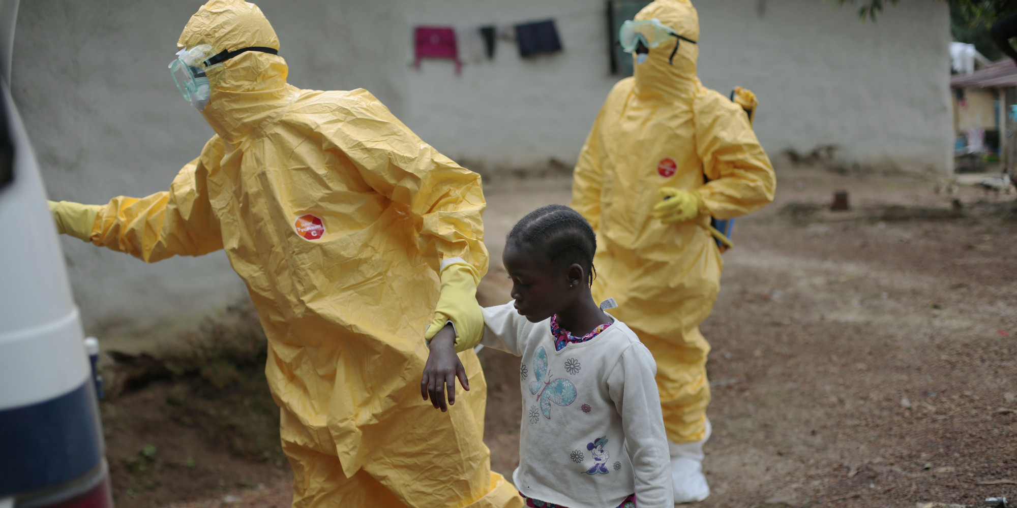 Υπεξαιρέσεις πόρων άνω των 5 εκ. ευρώ για την αντιμετώπιση της επιδημίας του Έμπολα στην Αφρική